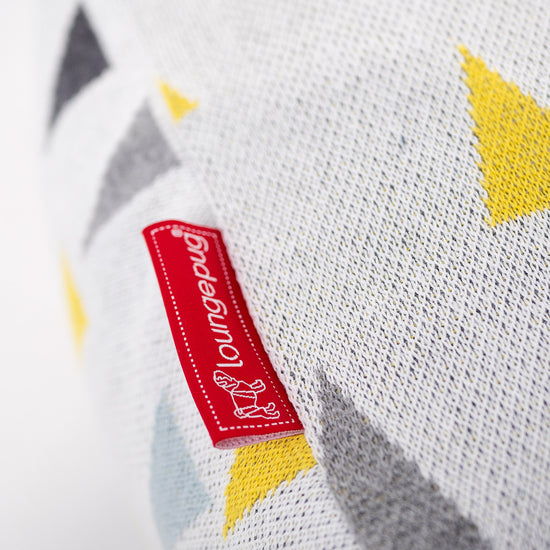 Malá podnožka - Pletené Geometrický trojuholník 02