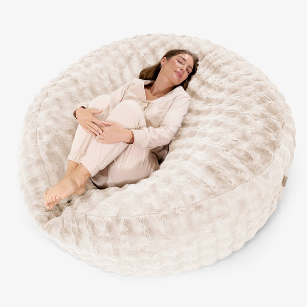 Mega mamutia pohovka sedací vak - Umelá kožušina Bublina Smotanová