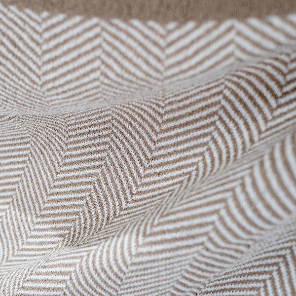 Deka / prikrývka - Pletené Rybia kosť Kamenná Fabric Close-up Image