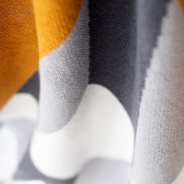 Deka / prikrývka - Pletené Prism Fabric Close-up Image