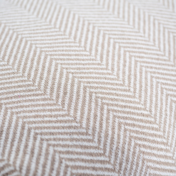 Malá podnožka - Pletené Rybia kosť Kamenná Fabric Close-up Image