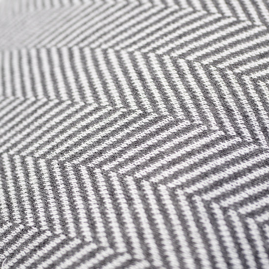 Malá podnožka - Pletené Rybia kosť Šedá 03