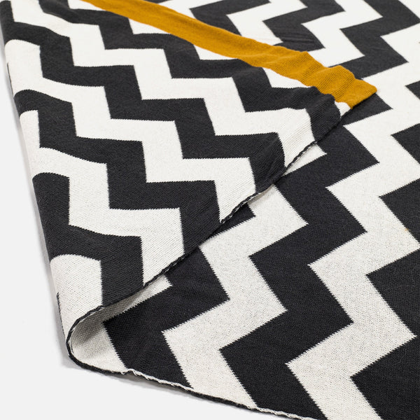Deka / prikrývka - Pletené Aztécke Fabric Close-up Image