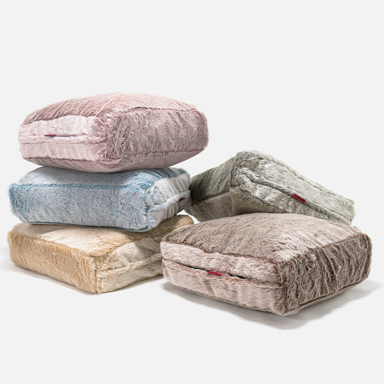 Veľký podlahový vankúš - Falošná králičia kožušina Svetlošedá 04