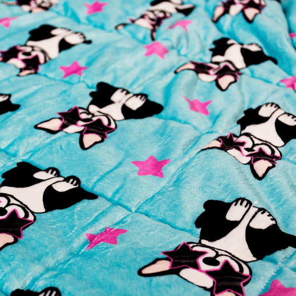 Záťažová detská prikrývka - Flanelový flís Mops Fabric Close-up Image