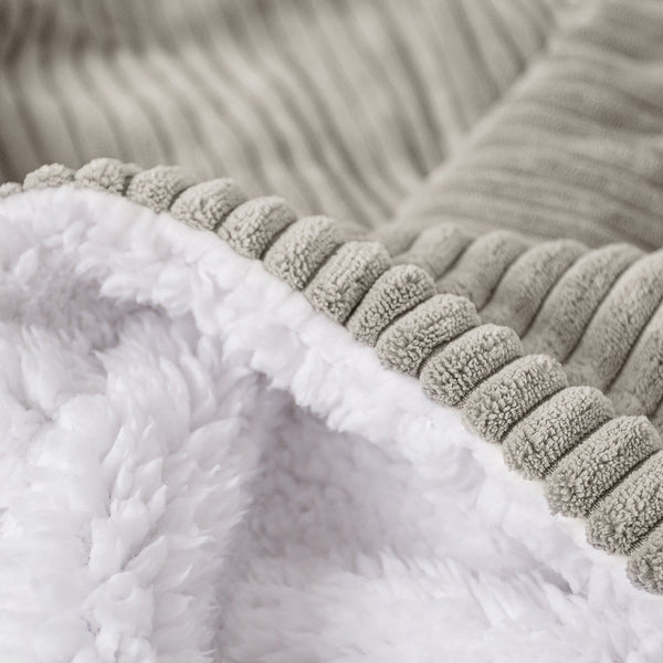 Deka / prikrývka Sherpa - Menčester Norková Fabric Close-up Image