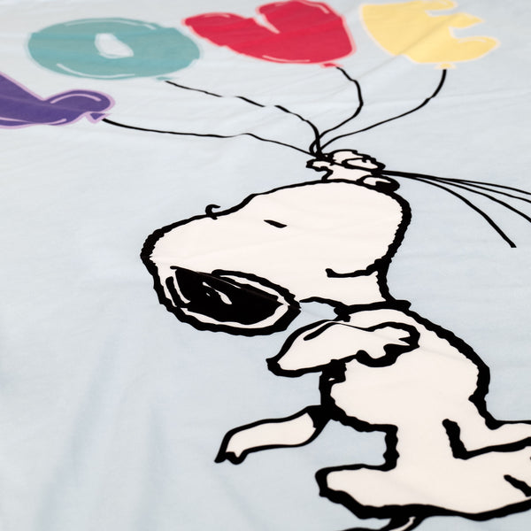 Snoopy Deka / prikrývka Sherpa - Slogan o láske Fabric Close-up Image